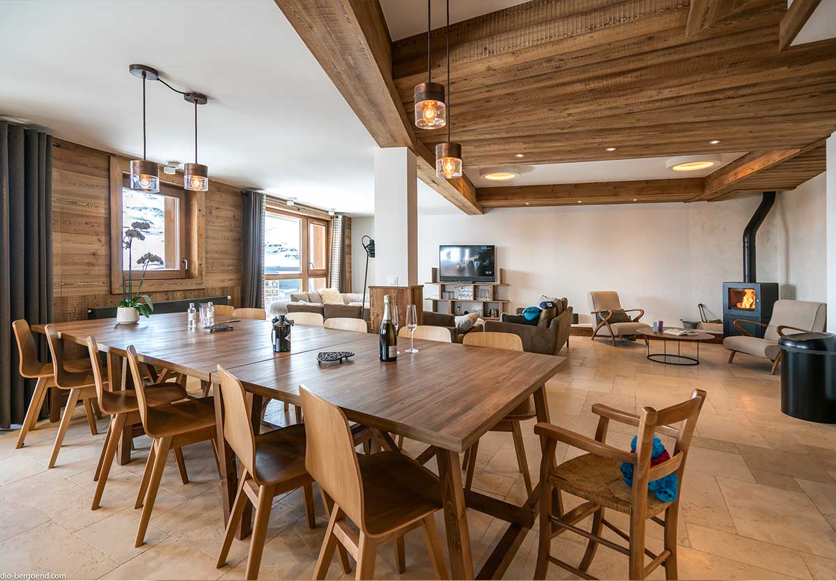 Chalet ski pour 12 personnes au pied des pistes en Savoie